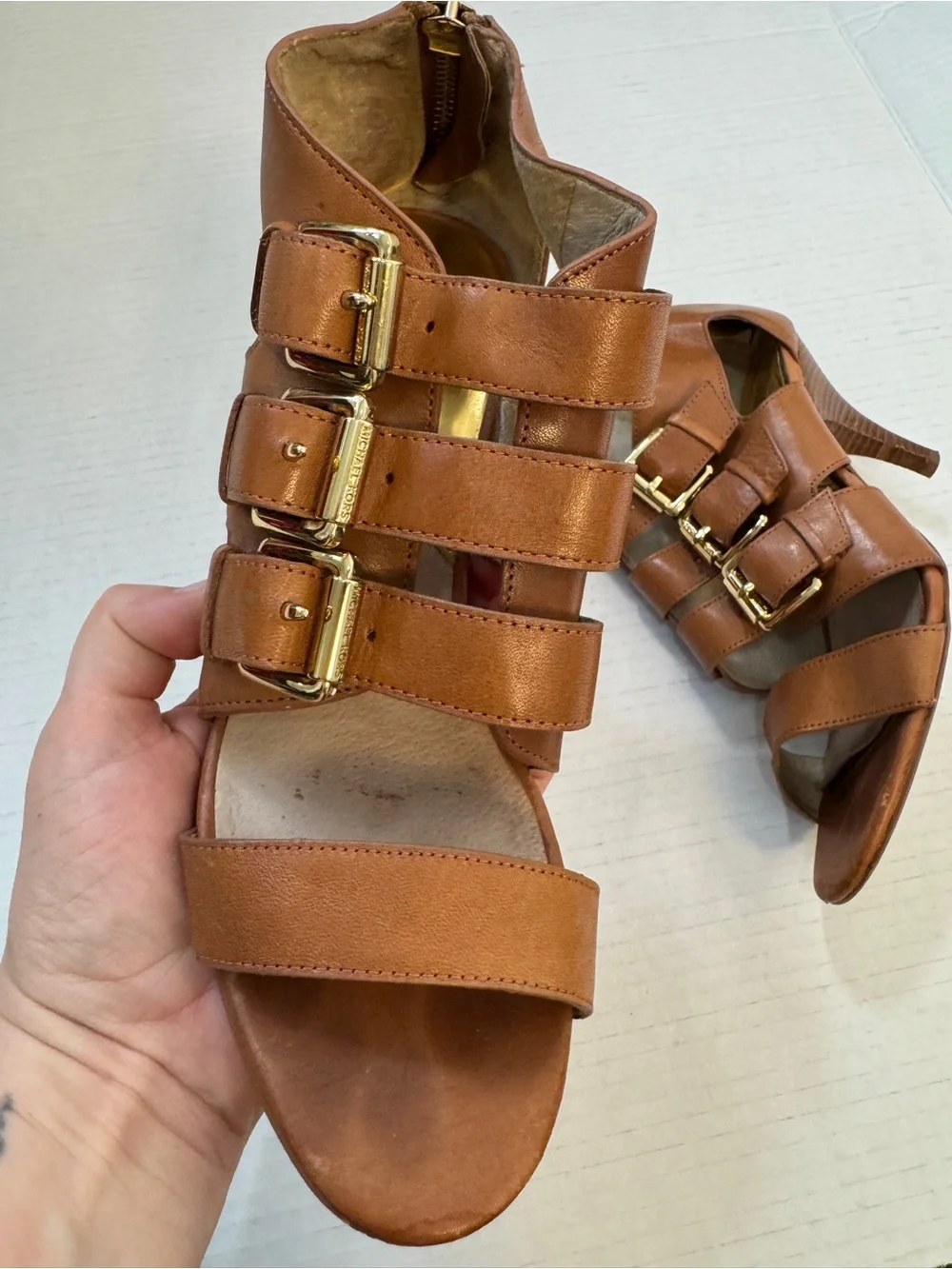 Michael Kors Tan Leather Strappy Buckle Kitten Heels Womens 6.5 Y2K Dressy